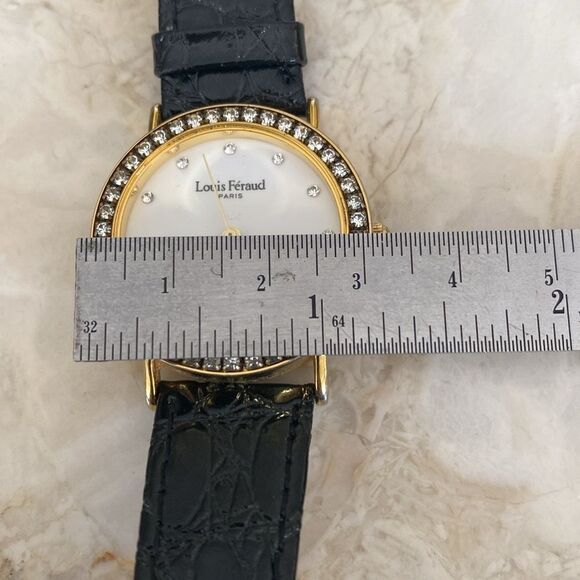 Louis Feraud Equestrian Gold Tone & Crystals Wristwatch - Picture 10 of 10